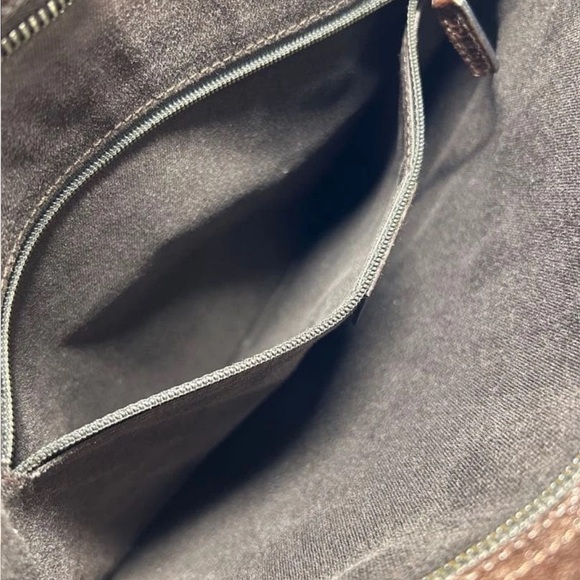 Gucci Beige and Brown Shoulder Bag - Picture 8 of 13